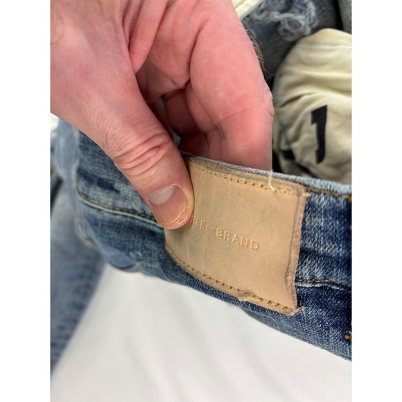 Purple Brand P002 - Worn Mid Indigo Destroy size 32